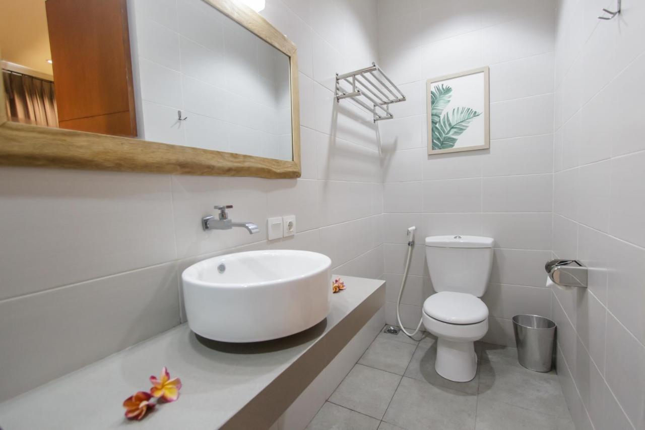 The Jero 18 Kuta Guest House Buitenkant foto