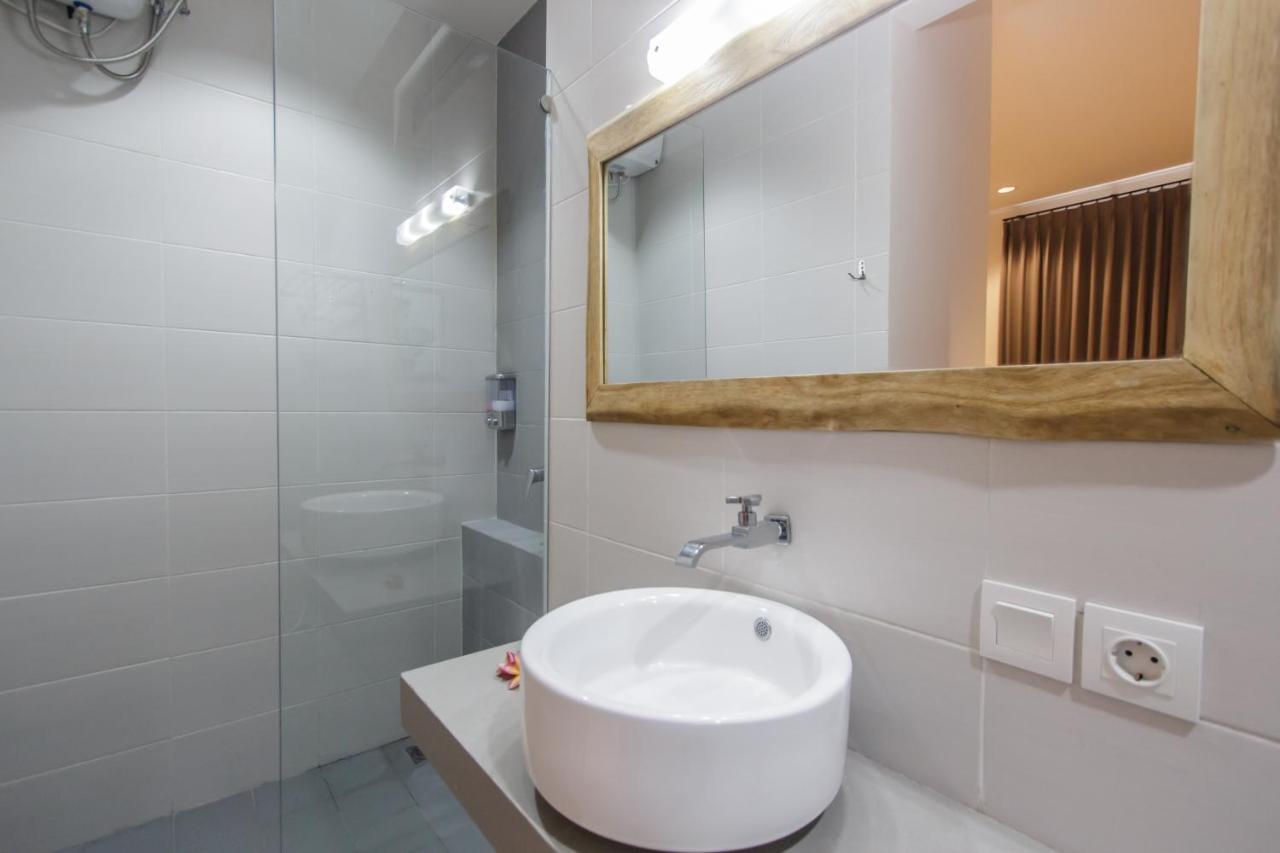 The Jero 18 Kuta Guest House Buitenkant foto